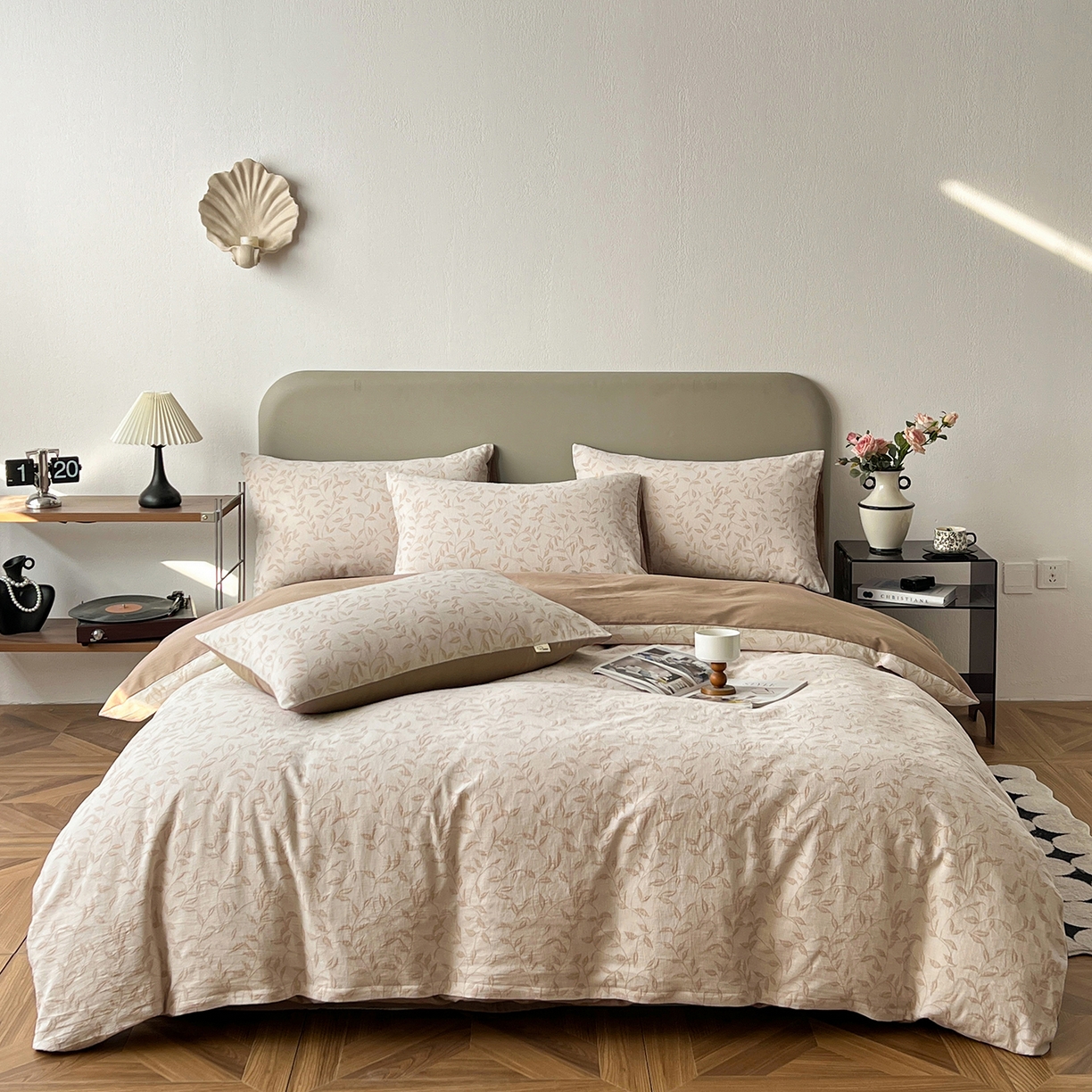 91家纺网 家纺一手货源 找家纺 锦彩家居 2026新款全棉色织三层大提花四件套-花漫辞系列（提供买家秀） 罗蔓-咖