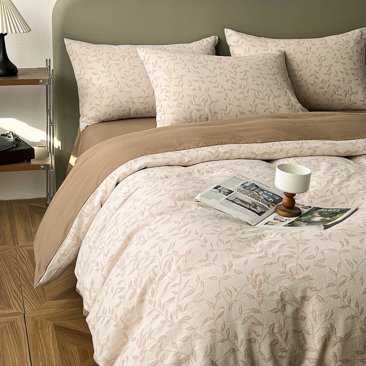 91家纺网 家纺一手货源 找家纺 锦彩家居 2026新款全棉色织三层大提花四件套-花漫辞系列（提供买家秀） 罗蔓-咖