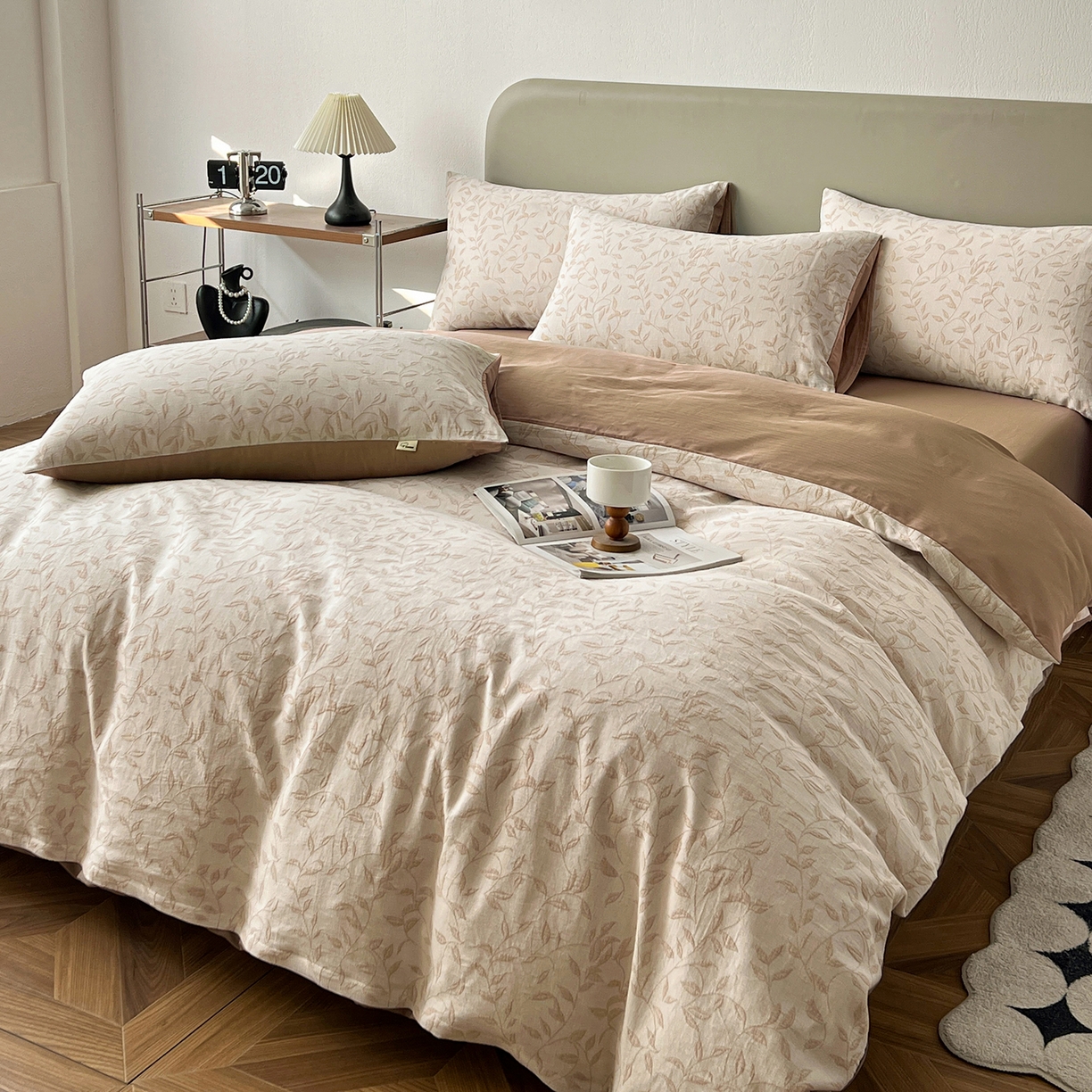 91家纺网 家纺一手货源 找家纺 锦彩家居 2026新款全棉色织三层大提花四件套-花漫辞系列（提供买家秀） 罗蔓-咖