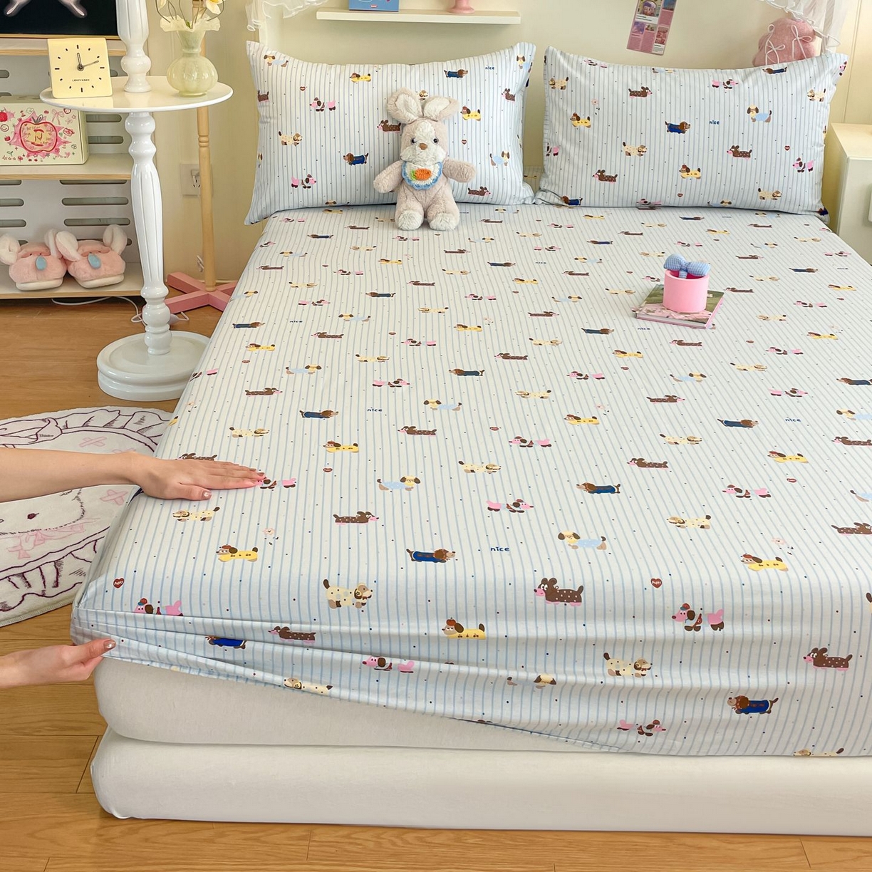 91家纺网 家纺一手货源 找家纺 寻米 2026新款春夏全棉13070印花四件套单品系列-四件套 小狗没烦恼-兰