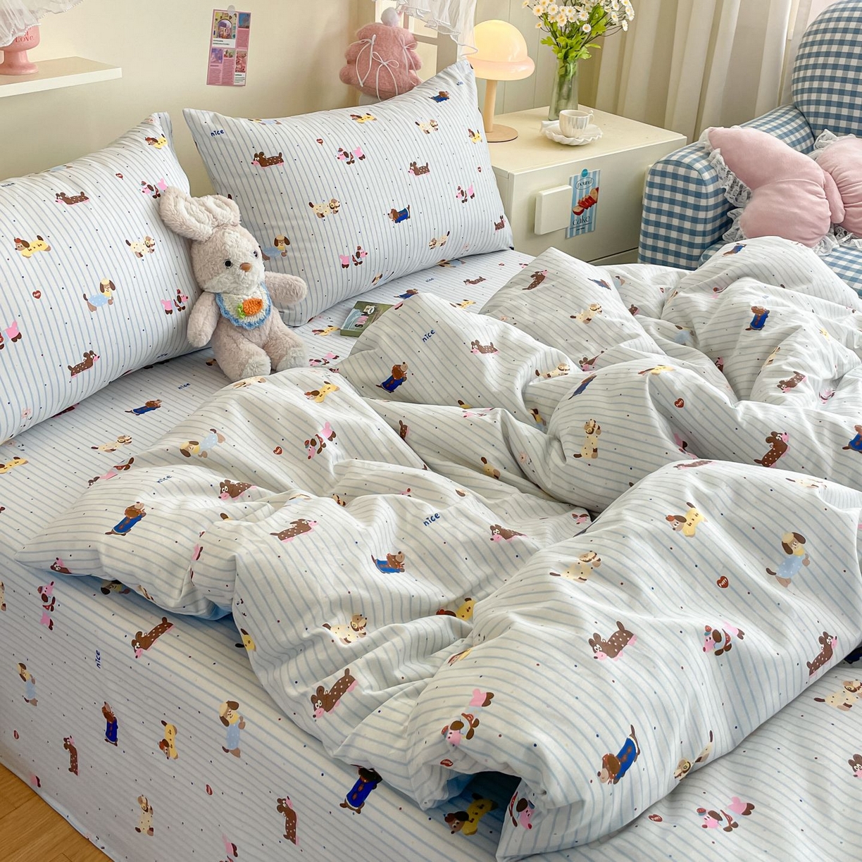 91家纺网 家纺一手货源 找家纺 寻米 2026新款春夏全棉13070印花四件套单品系列-四件套 小狗没烦恼-兰