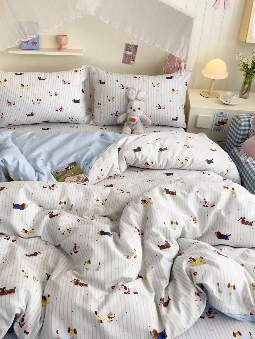 91家纺网 家纺一手货源 找家纺 寻米 2026新款春夏全棉13070印花四件套单品系列-四件套 小狗没烦恼-兰