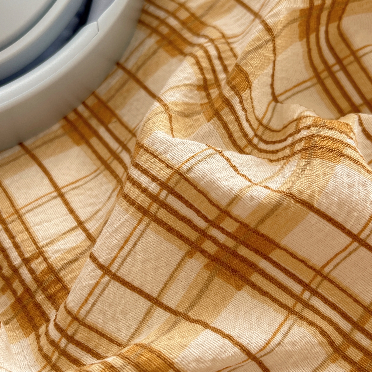 91家纺网 家纺一手货源 找家纺 繁花家居 2026新款木棉双层纱四件套 焦糖格樱1