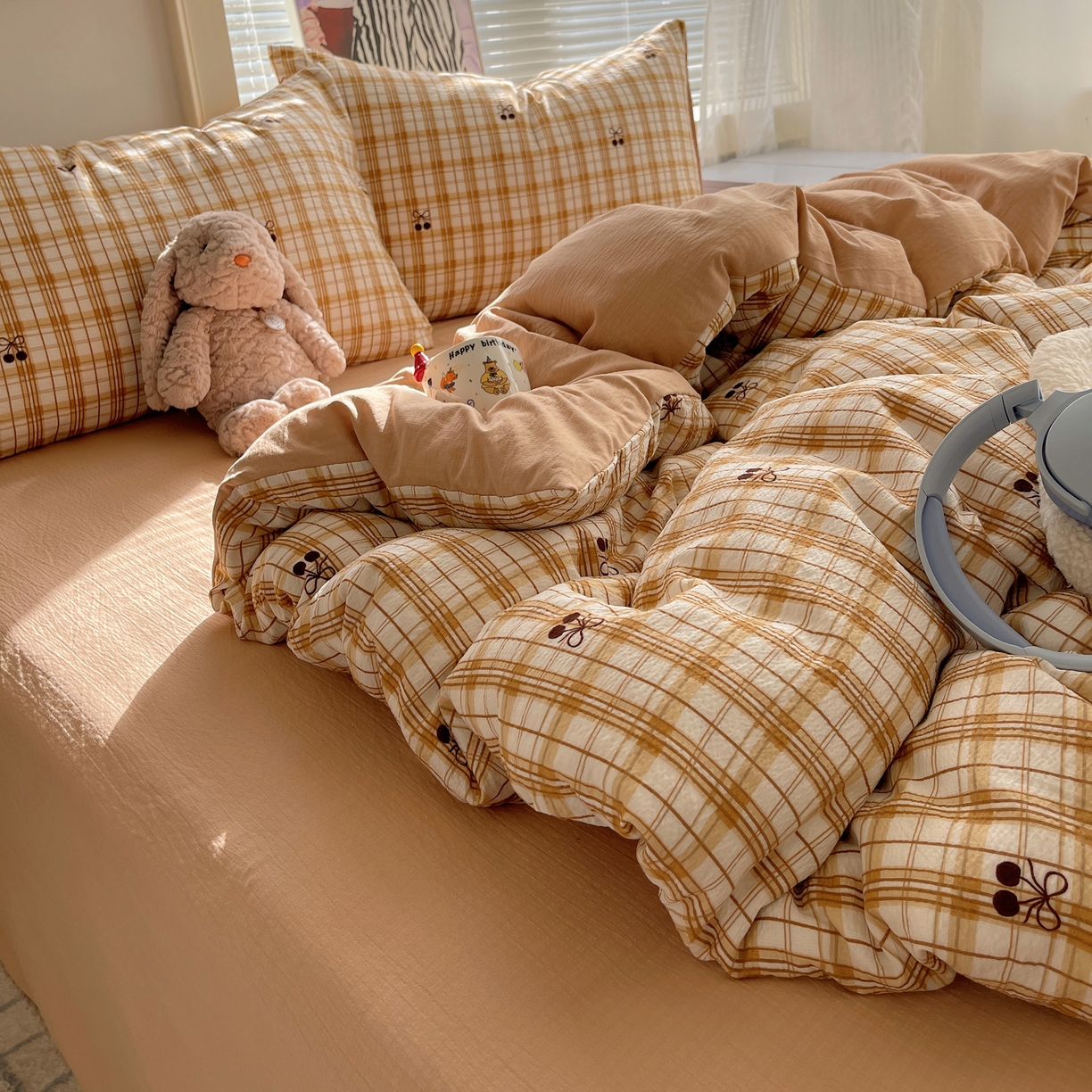 91家纺网 家纺一手货源 找家纺 繁花家居 2026新款木棉双层纱四件套 焦糖格樱1