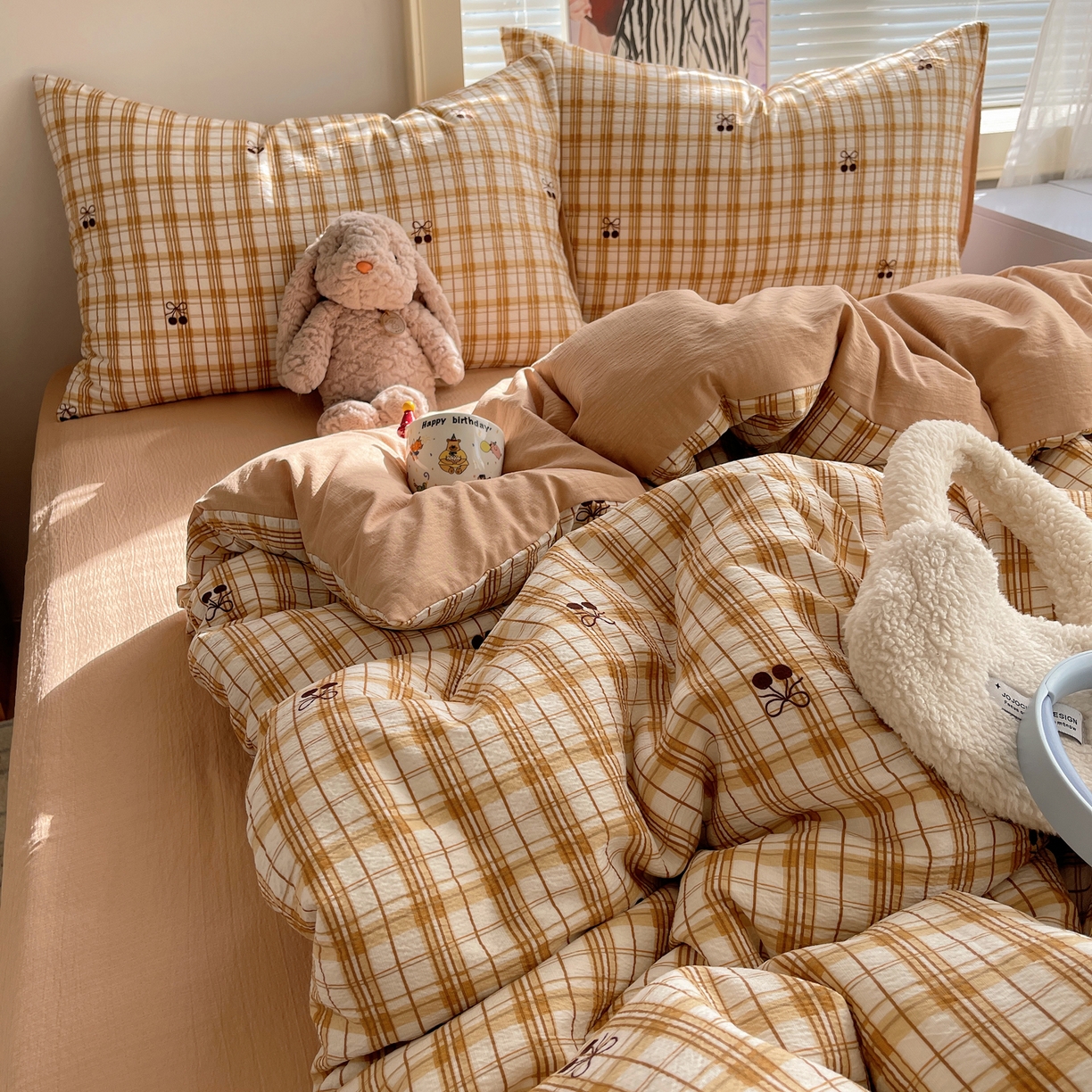 91家纺网 家纺一手货源 找家纺 繁花家居 2026新款木棉双层纱四件套 焦糖格樱1