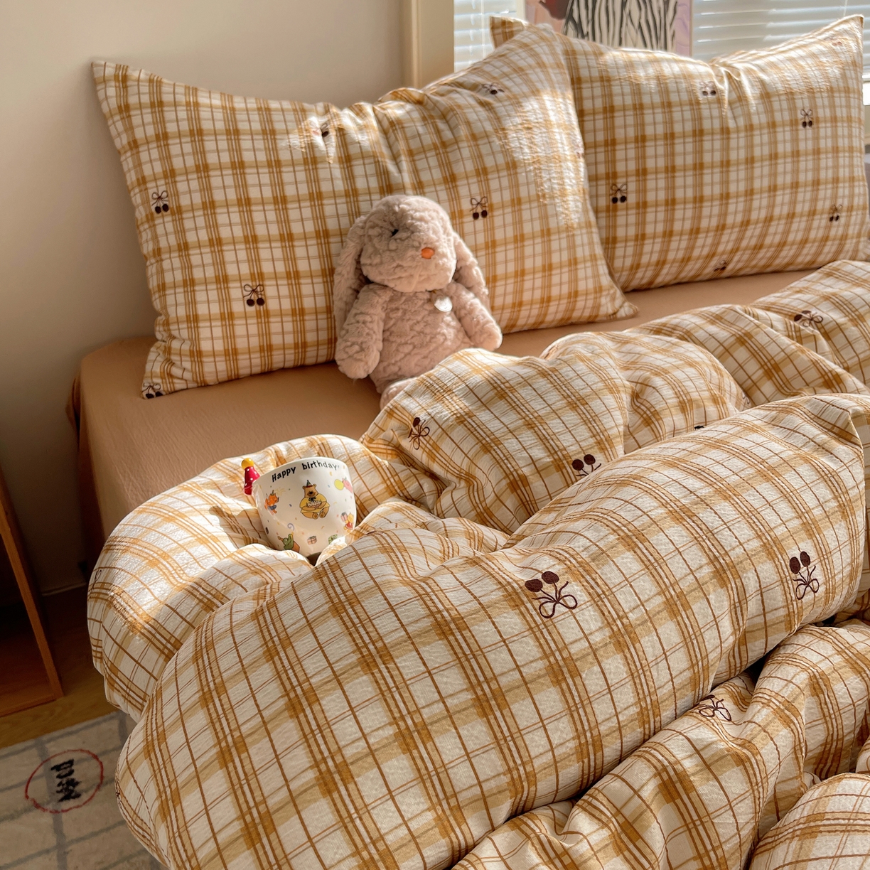 91家纺网 家纺一手货源 找家纺 繁花家居 2026新款木棉双层纱四件套 焦糖格樱1