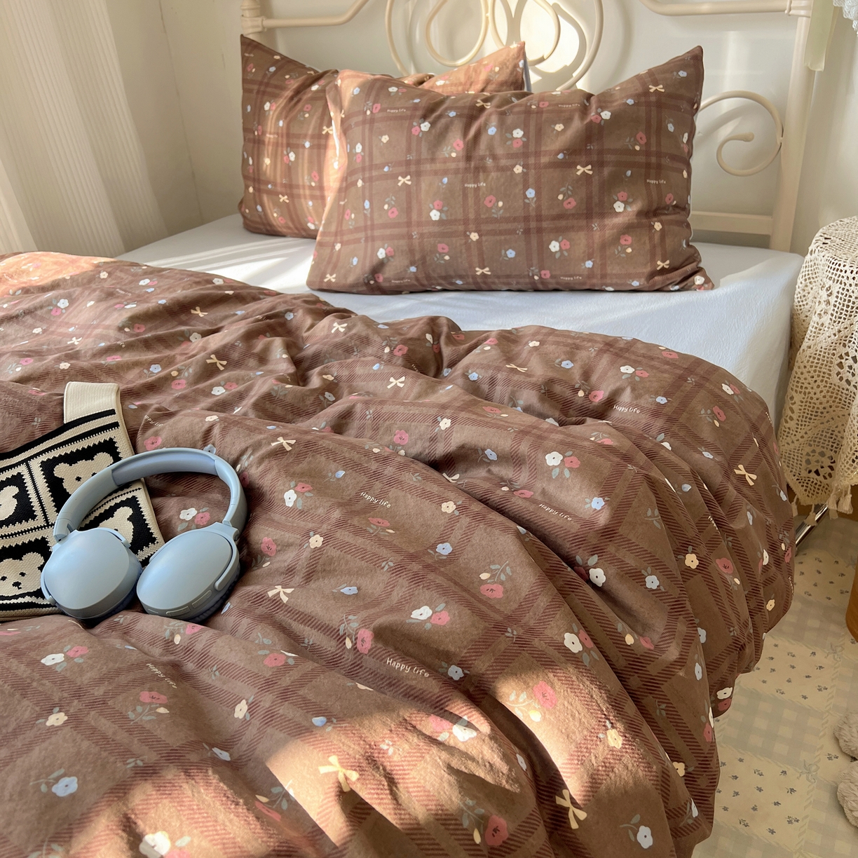 91家纺网 家纺一手货源 找家纺 繁花家居 2026新款木棉双层纱四件套 蓝色咖棕花