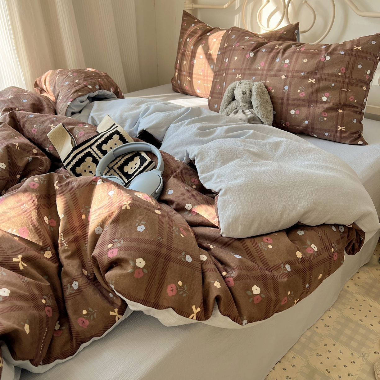 91家纺网 家纺一手货源 找家纺 繁花家居 2026新款木棉双层纱四件套 蓝色咖棕花