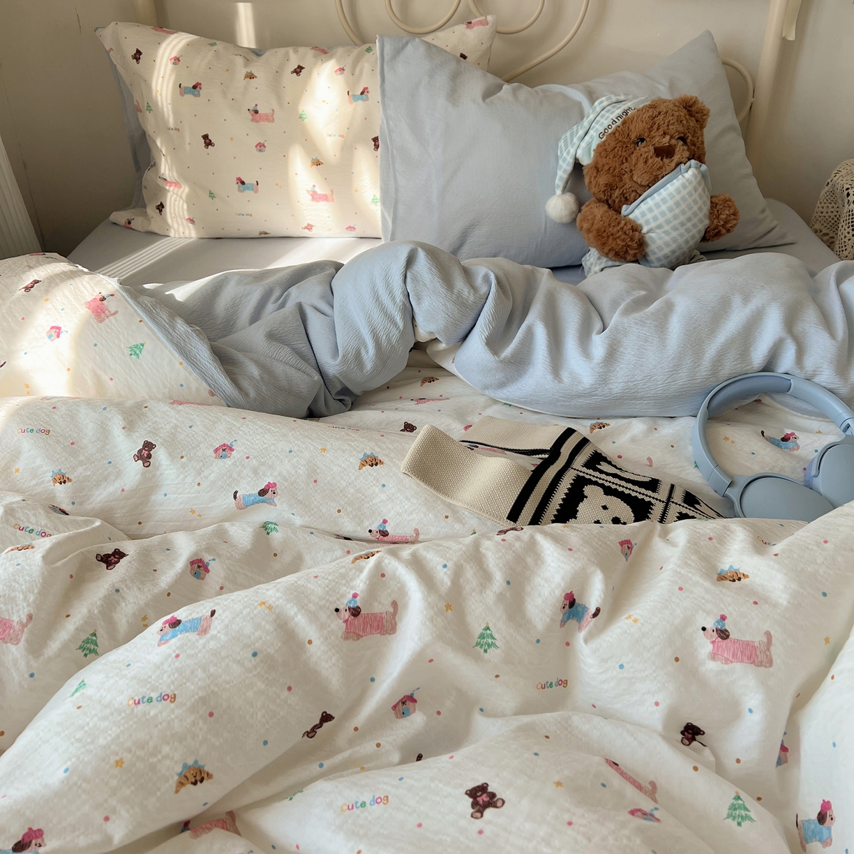 91家纺网 家纺一手货源 找家纺 繁花家居 2026新款木棉双层纱四件套 蓝色腊肠狗