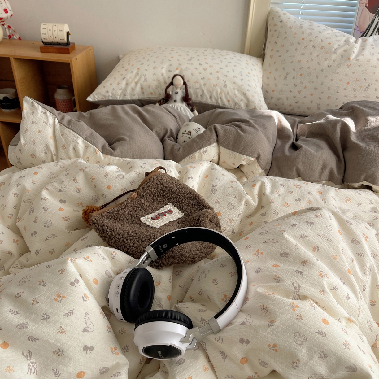 91家纺网 家纺一手货源 找家纺 繁花家居 2026新款木棉双层纱四件套 木与鹿眠