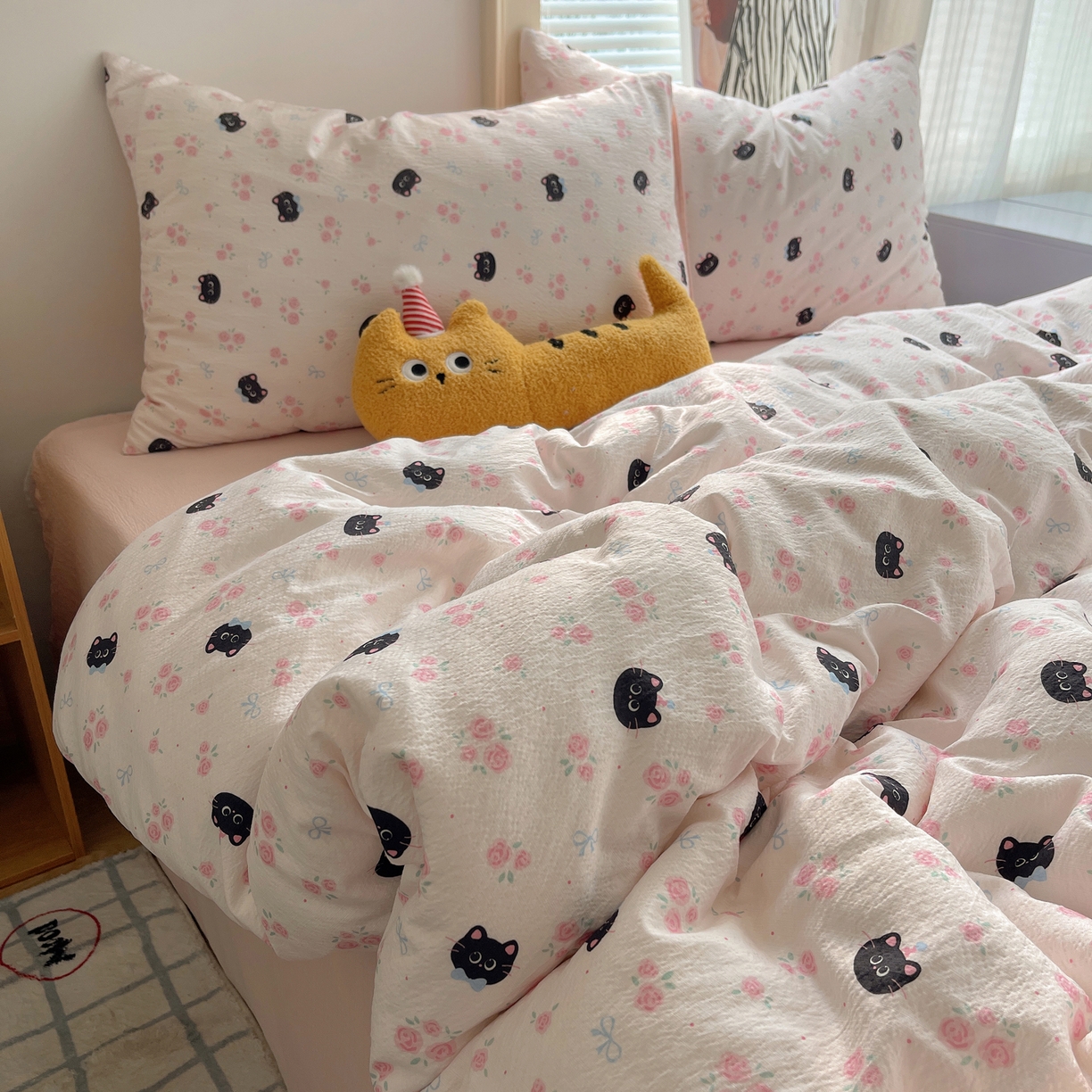 91家纺网 家纺一手货源 找家纺 繁花家居 2026新款木棉双层纱四件套 蔷薇黑猫