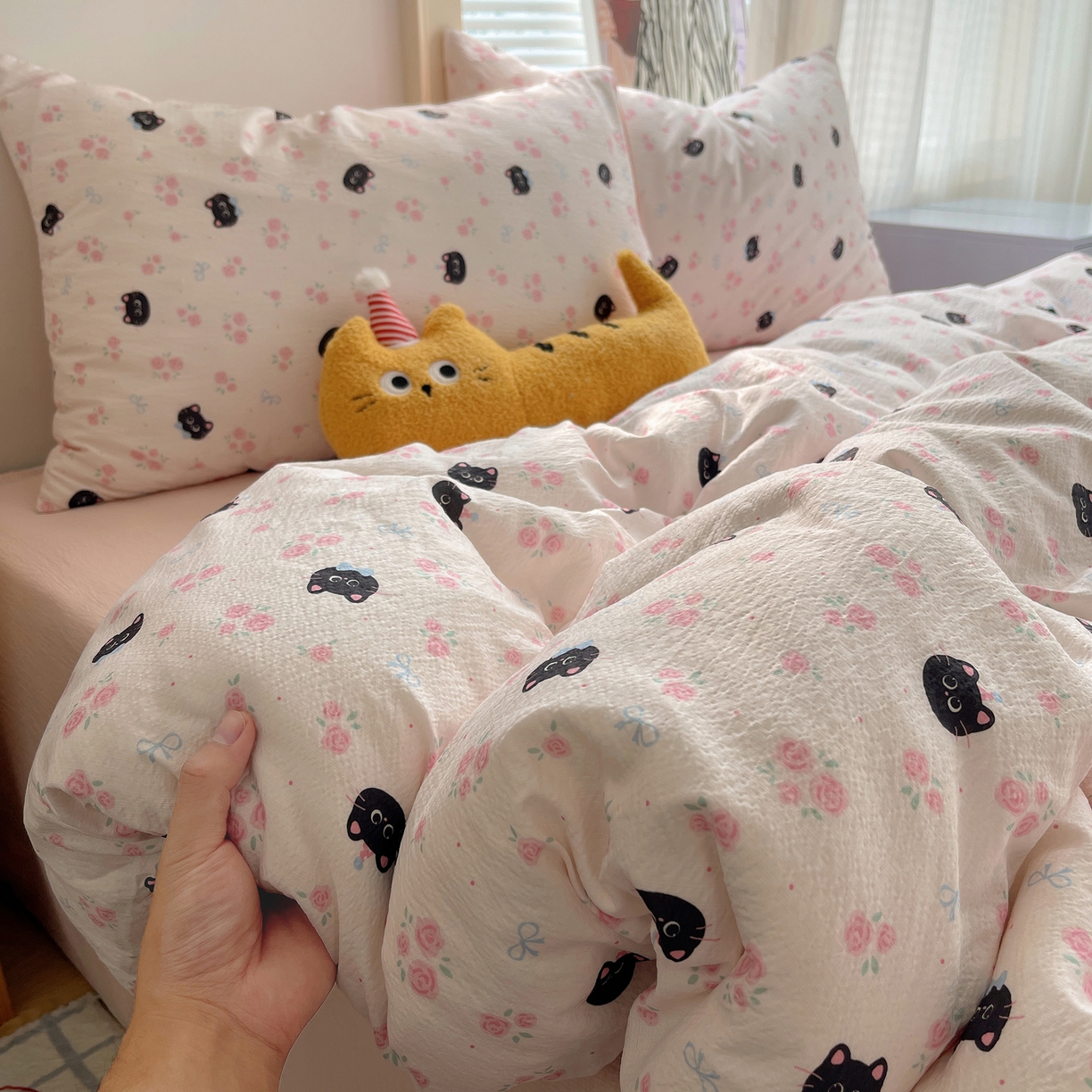 91家纺网 家纺一手货源 找家纺 繁花家居 2026新款木棉双层纱四件套 蔷薇黑猫