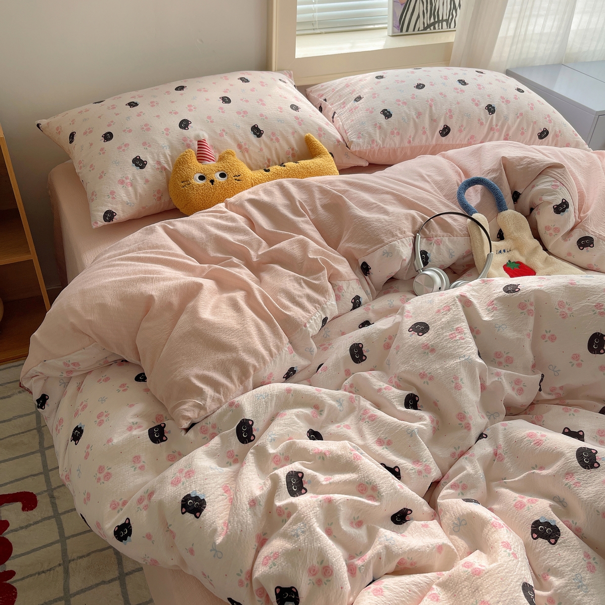 91家纺网 家纺一手货源 找家纺 繁花家居 2026新款木棉双层纱四件套 蔷薇黑猫