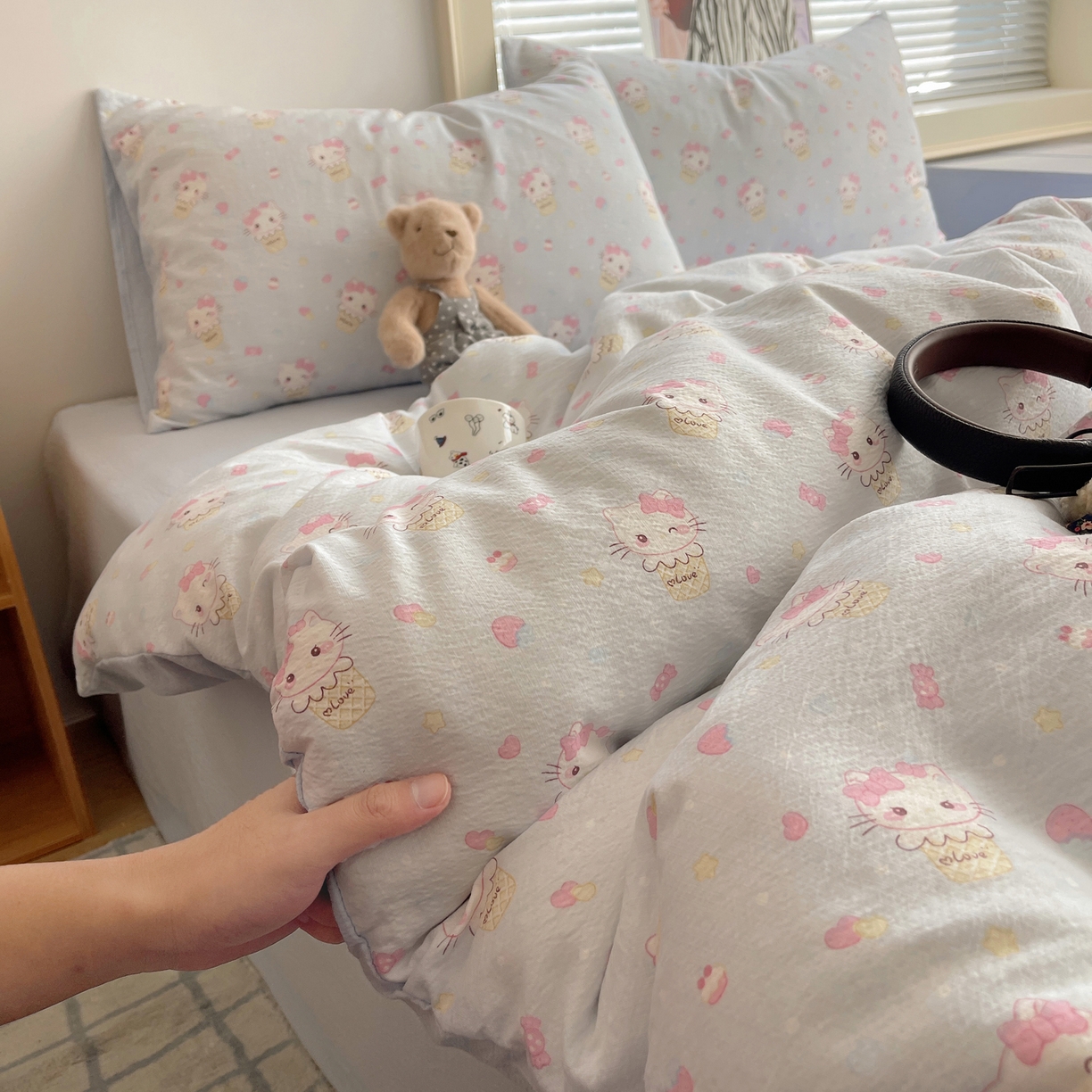 91家纺网 家纺一手货源 找家纺 繁花家居 2026新款木棉双层纱四件套 甜筒小猫-蓝