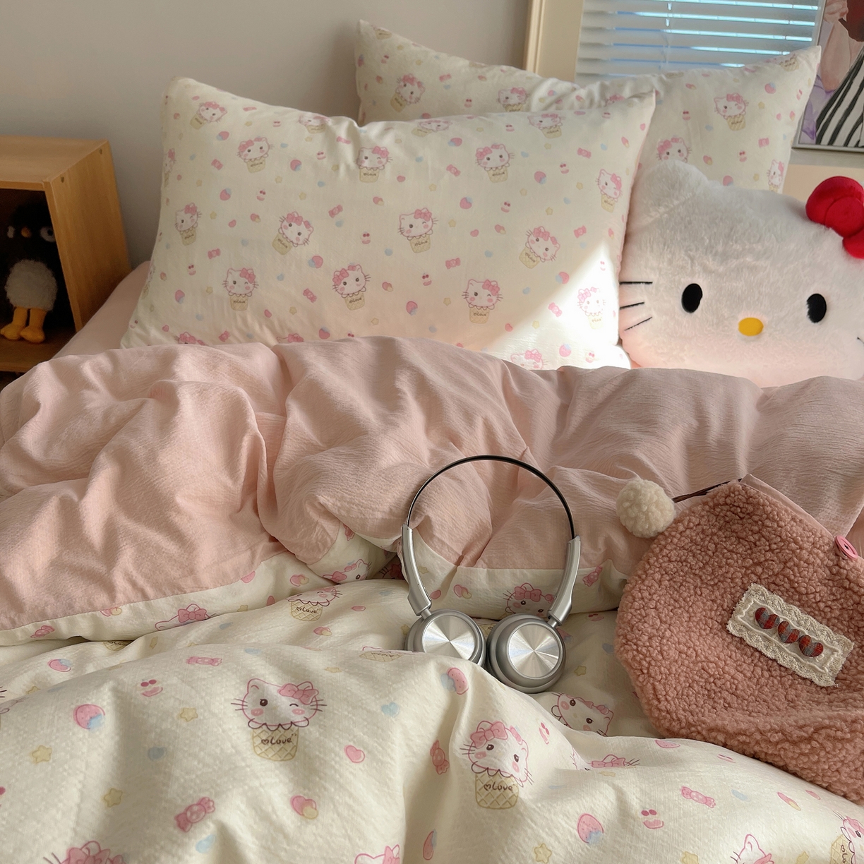 91家纺网 家纺一手货源 找家纺 繁花家居 2026新款木棉双层纱四件套 甜筒小猫-米