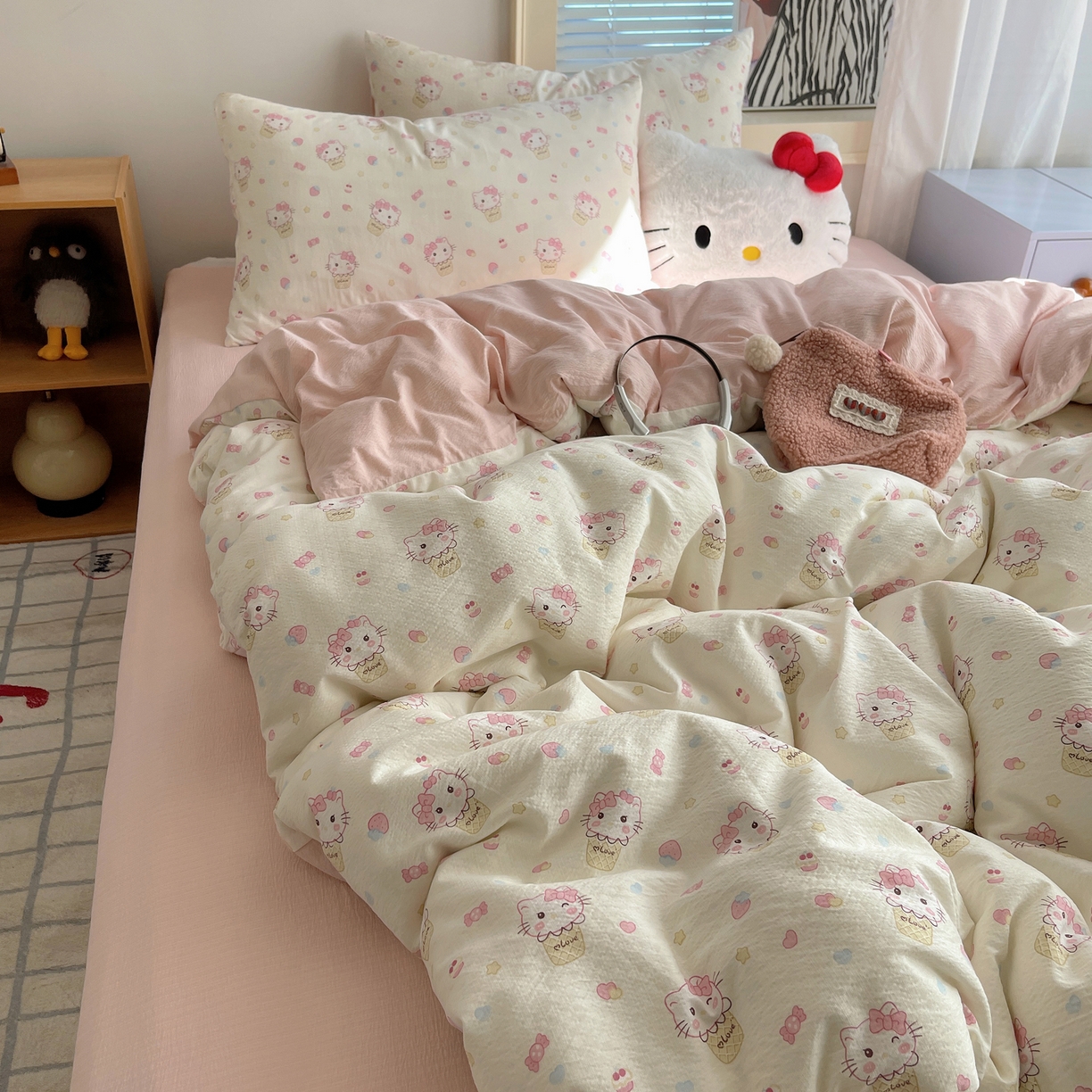 91家纺网 家纺一手货源 找家纺 繁花家居 2026新款木棉双层纱四件套 甜筒小猫-米