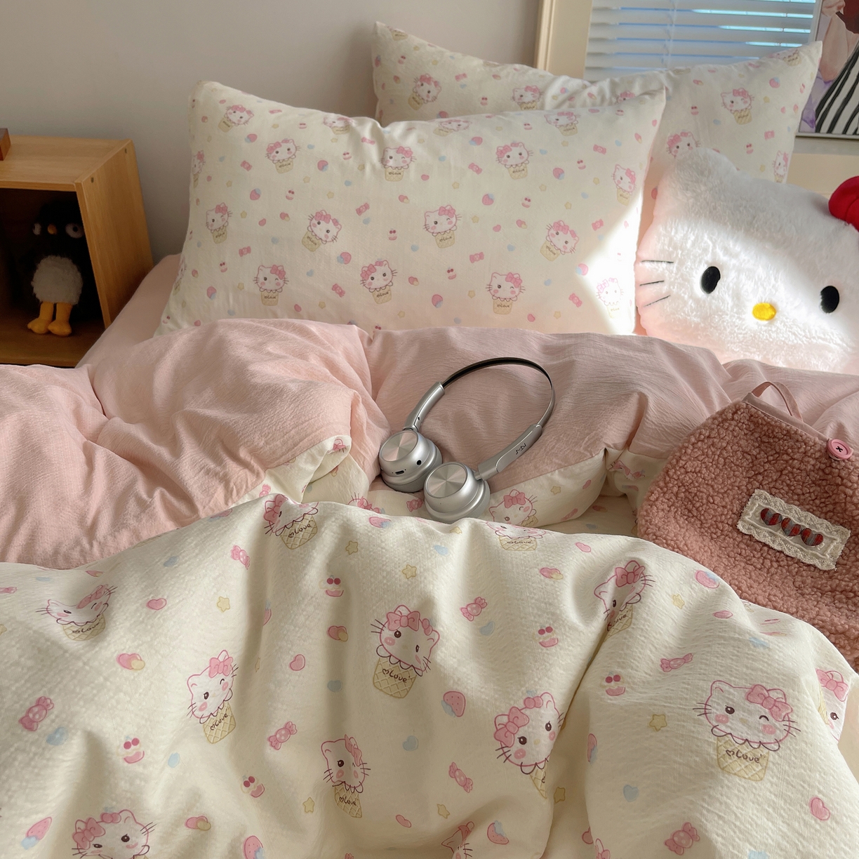 91家纺网 家纺一手货源 找家纺 繁花家居 2026新款木棉双层纱四件套 甜筒小猫-米