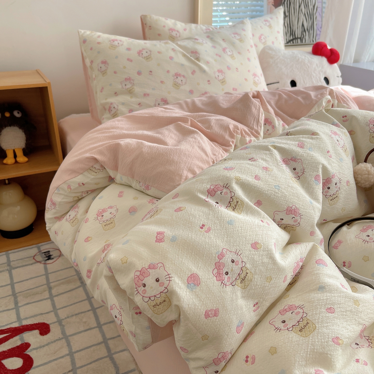 91家纺网 家纺一手货源 找家纺 繁花家居 2026新款木棉双层纱四件套 甜筒小猫-米