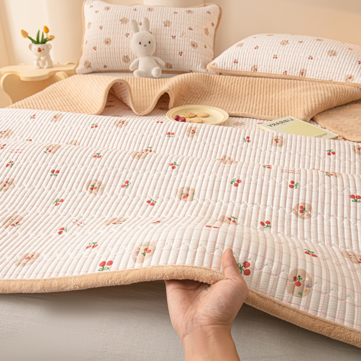 91家纺网 家纺一手货源 找家纺 （总）恒尚居 2026新款纯棉牛奶绒双拼床垫双面两用床褥垫夹棉床盖床褥垫-冬款四季通用-系列一