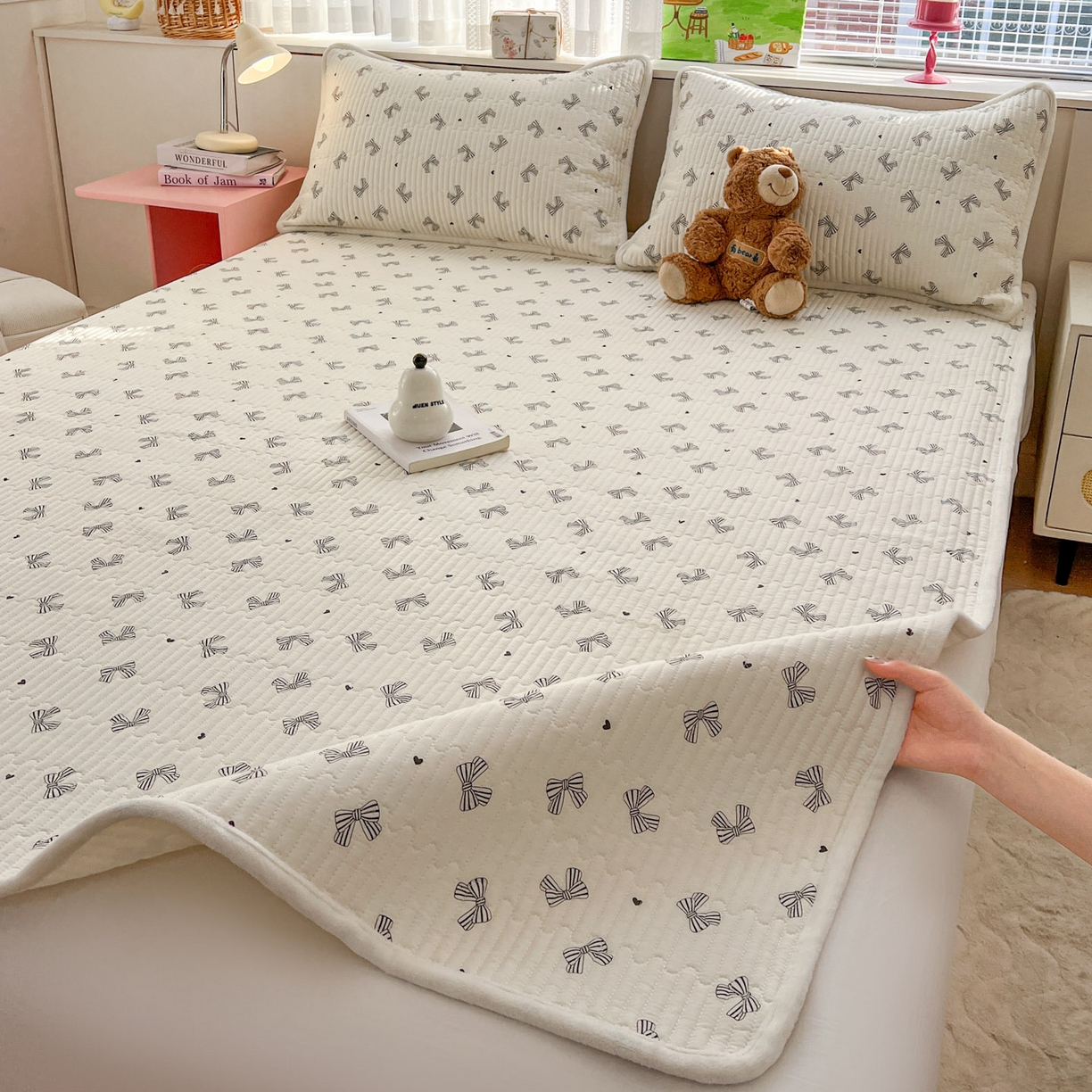 91家纺网 家纺一手货源 找家纺 恒尚居 2026新款纯棉牛奶绒双拼床垫双面两用床褥垫夹棉床盖床褥垫-冬款四季通用-系列一 爱心蝴蝶结【A纯棉-B牛奶绒】