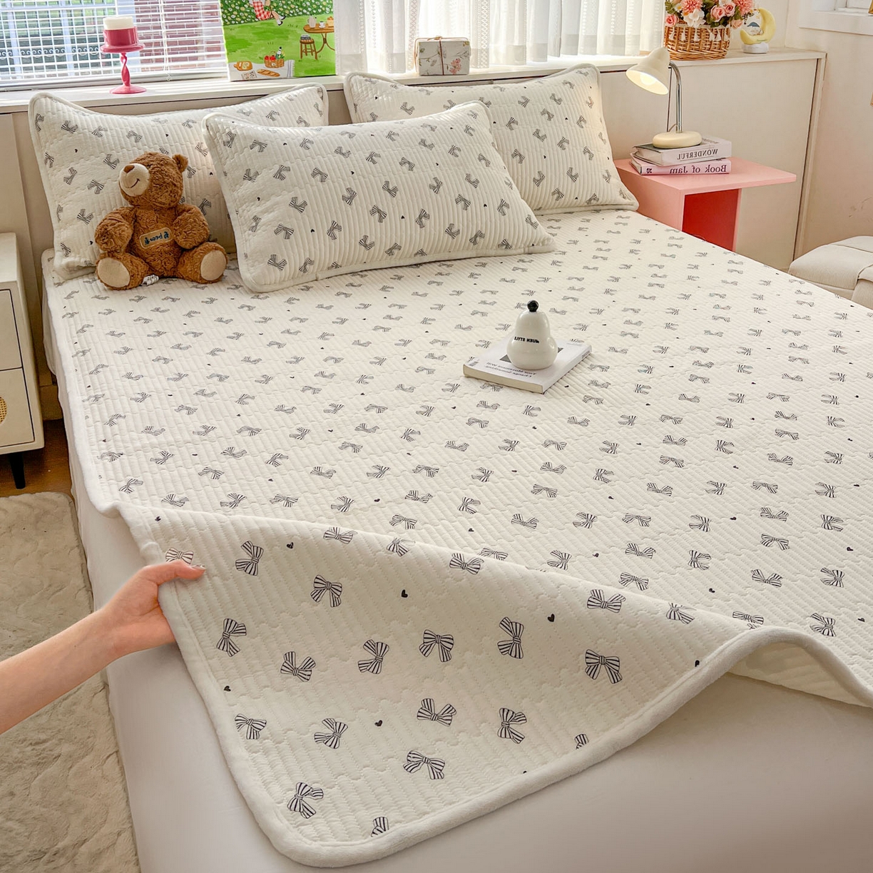 91家纺网 家纺一手货源 找家纺 恒尚居 2026新款纯棉牛奶绒双拼床垫双面两用床褥垫夹棉床盖床褥垫-冬款四季通用-系列一 爱心蝴蝶结【A纯棉-B牛奶绒】