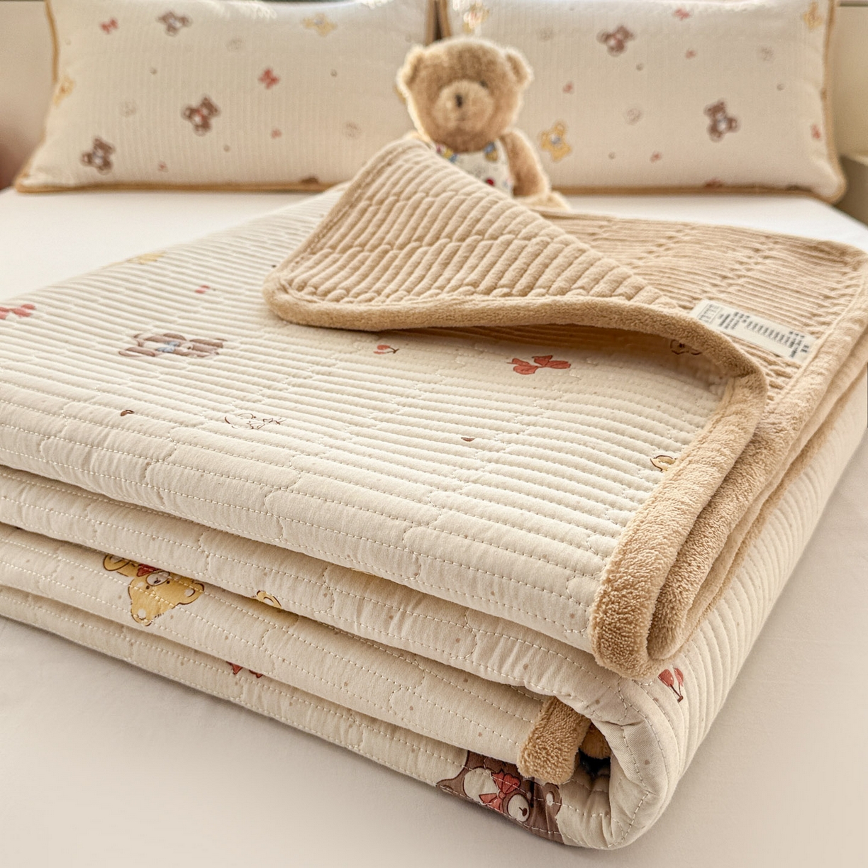 91家纺网 家纺一手货源 找家纺 恒尚居 2026新款纯棉牛奶绒双拼床垫双面两用床褥垫夹棉床盖床褥垫-冬款四季通用-系列一 芭比熊【A纯棉-B牛奶绒】