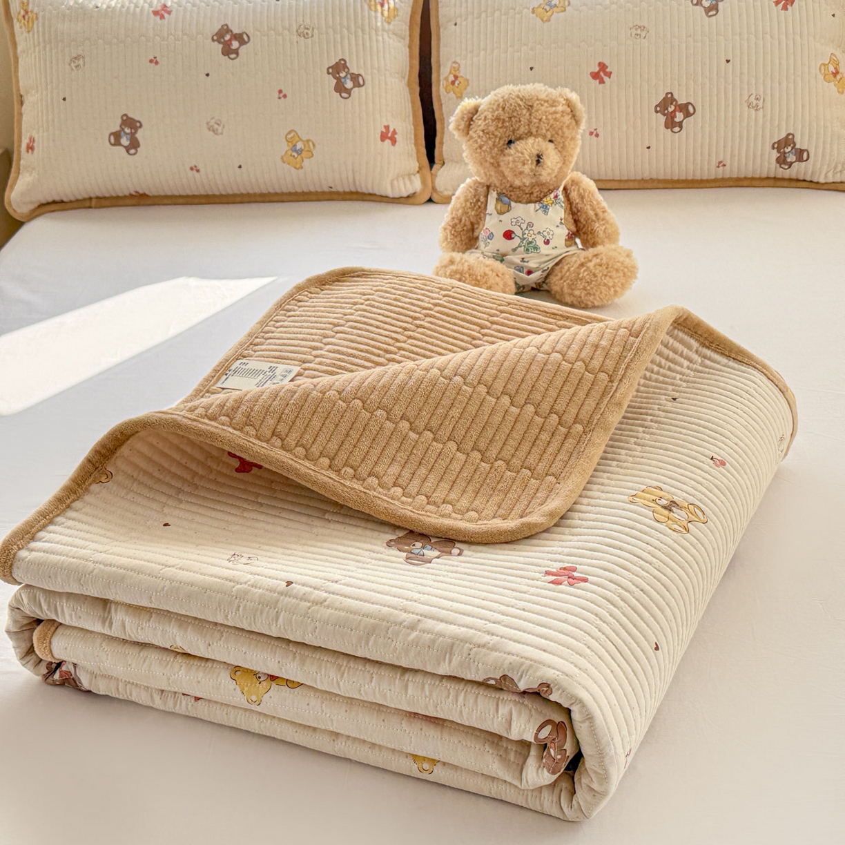 91家纺网 家纺一手货源 找家纺 恒尚居 2026新款纯棉牛奶绒双拼床垫双面两用床褥垫夹棉床盖床褥垫-冬款四季通用-系列一 芭比熊【A纯棉-B牛奶绒】