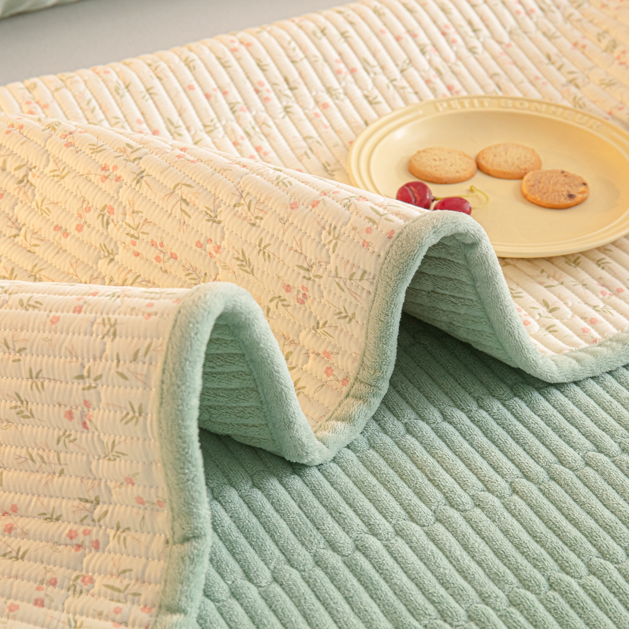 91家纺网 家纺一手货源 找家纺 恒尚居 2026新款纯棉牛奶绒双拼床垫双面两用床褥垫夹棉床盖床褥垫-冬款四季通用-系列一 初月【A纯棉-B牛奶绒】