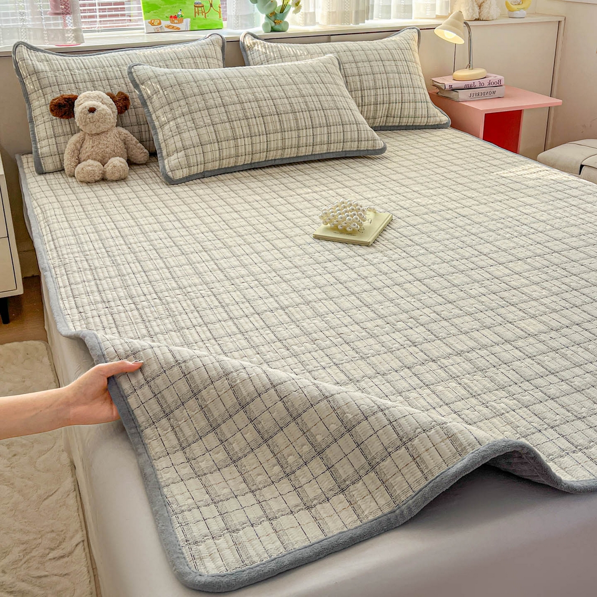 91家纺网 家纺一手货源 找家纺 恒尚居 2026新款纯棉牛奶绒双拼床垫双面两用床褥垫夹棉床盖床褥垫-冬款四季通用-系列一 简约格【A纯棉-B牛奶绒】