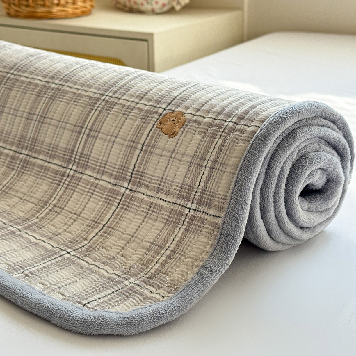 91家纺网 家纺一手货源 找家纺 恒尚居 2026新款纯棉牛奶绒双拼床垫双面两用床褥垫夹棉床盖床褥垫-冬款四季通用-系列一 米熊格【A纯棉-B牛奶绒】