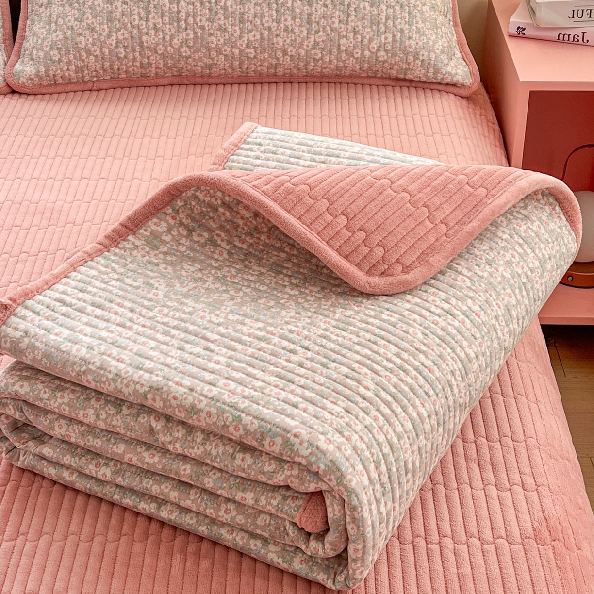 91家纺网 家纺一手货源 找家纺 （总）恒尚居 2026新款纯棉牛奶绒双拼床垫双面两用床褥垫夹棉床盖床褥垫-冬款四季通用-系列二