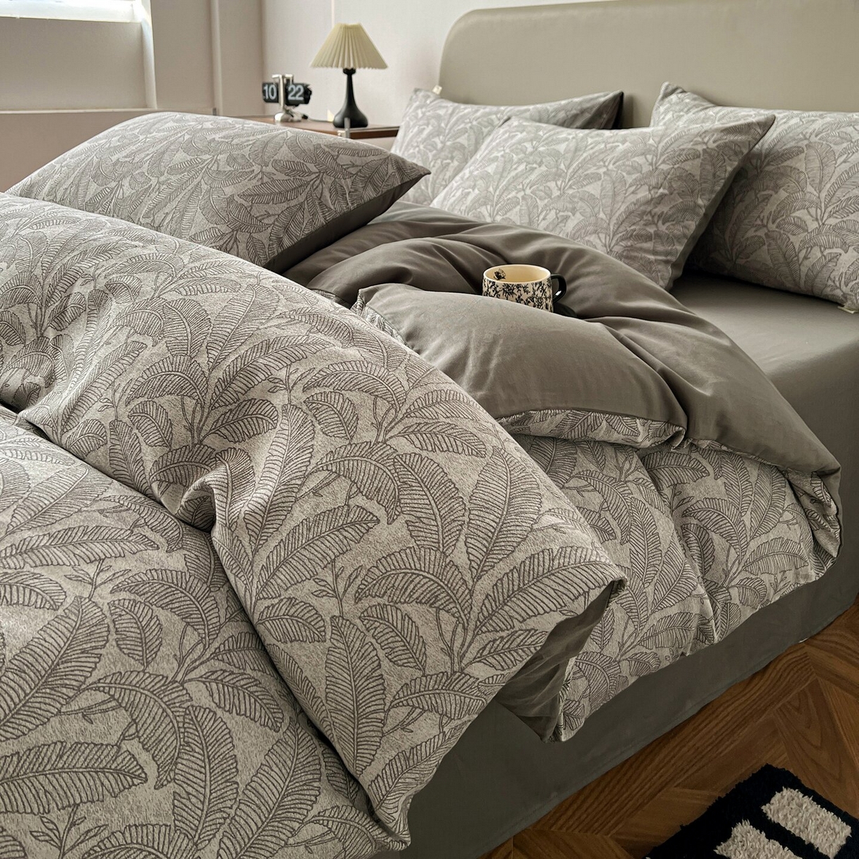 91家纺网 家纺一手货源 找家纺 锦彩家居 2026新款全棉色织大提花四件套-南法假日系列（提供买家秀） 叶茂-灰