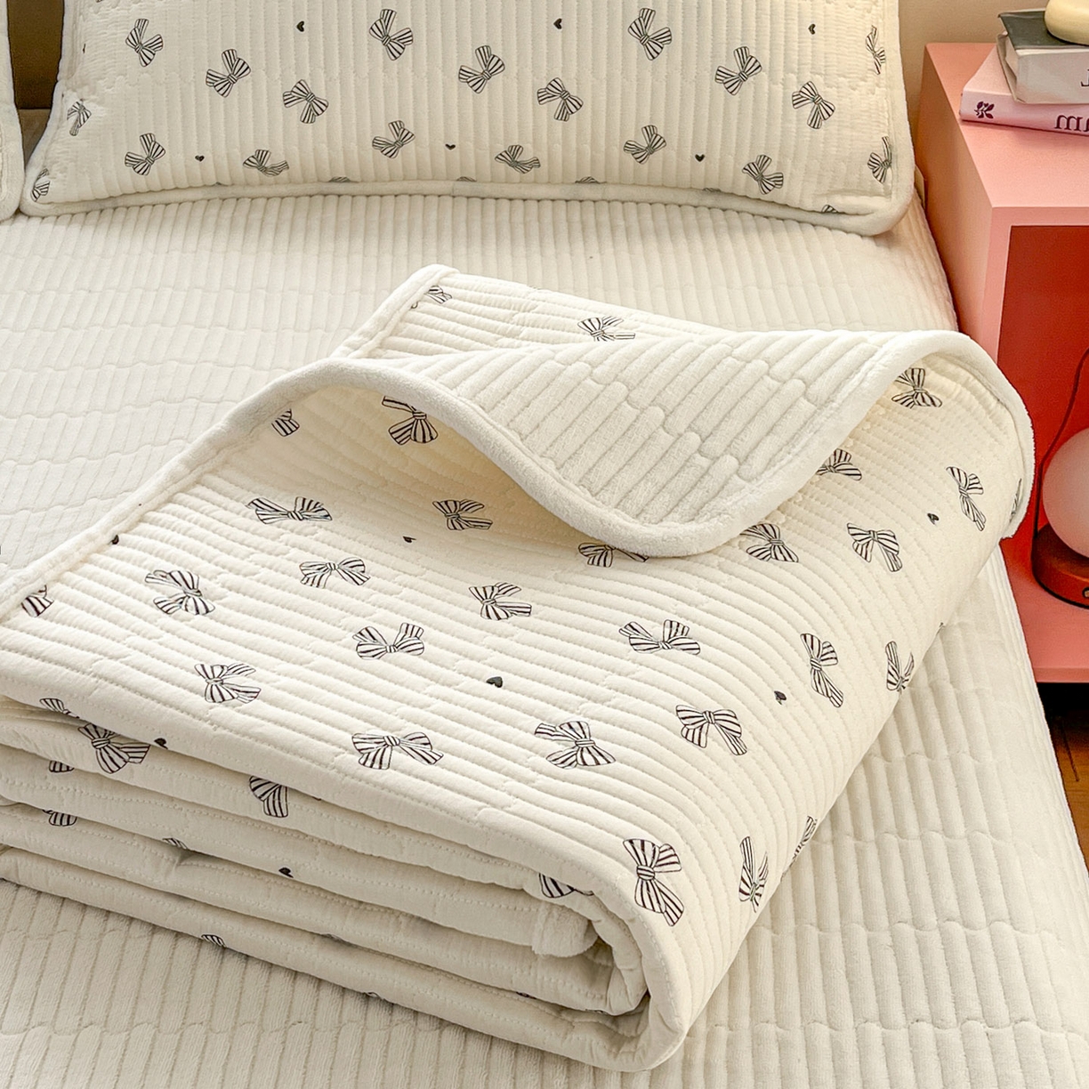 恒尚居 2026新款纯棉牛奶绒双拼床垫双面两用床褥垫夹棉床盖床褥垫-冬款四季通用-系列二 爱心蝴蝶结【A纯棉-B牛奶绒】