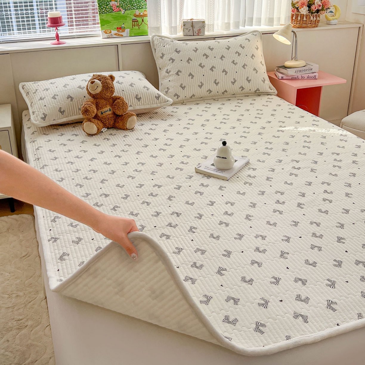 91家纺网 家纺一手货源 找家纺 恒尚居 2026新款纯棉牛奶绒双拼床垫双面两用床褥垫夹棉床盖床褥垫-冬款四季通用-系列二 爱心蝴蝶结【A纯棉-B牛奶绒】