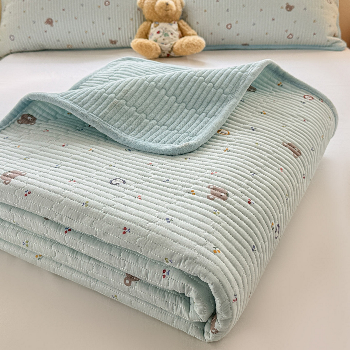 91家纺网 家纺一手货源 找家纺 恒尚居 2026新款纯棉牛奶绒双拼床垫双面两用床褥垫夹棉床盖床褥垫-冬款四季通用-系列二 布布熊【A纯棉-B牛奶绒】