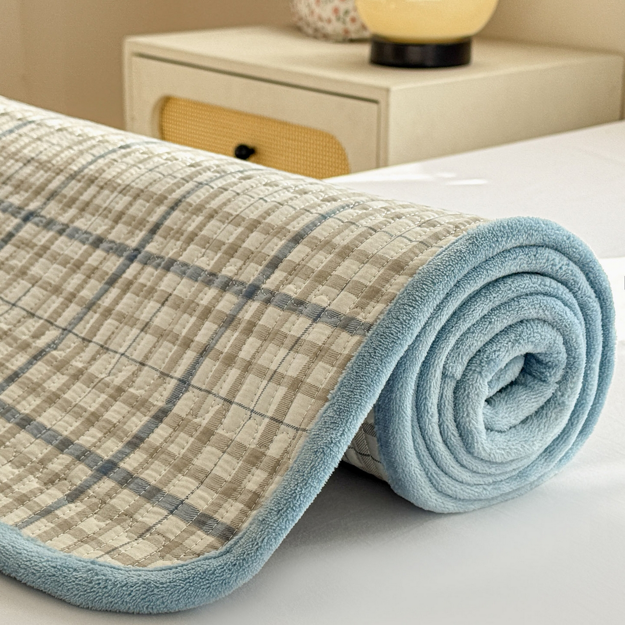 91家纺网 家纺一手货源 找家纺 恒尚居 2026新款纯棉牛奶绒双拼床垫双面两用床褥垫夹棉床盖床褥垫-冬款四季通用-系列二 大格蓝灰【A纯棉-B牛奶绒】