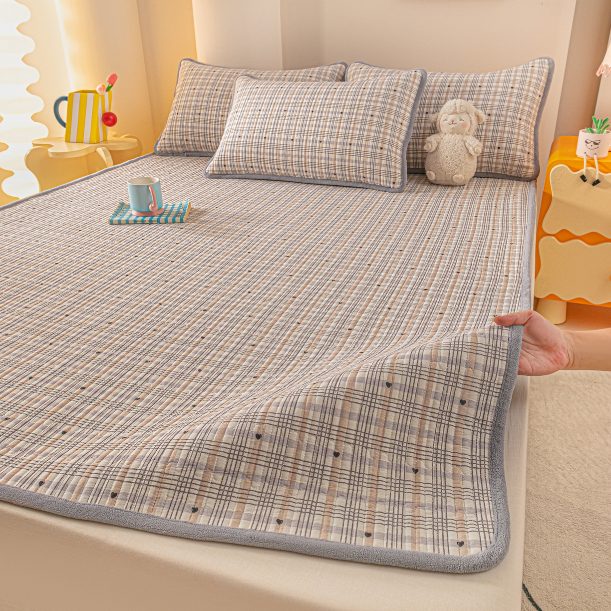 91家纺网 家纺一手货源 找家纺 恒尚居 2026新款纯棉牛奶绒双拼床垫双面两用床褥垫夹棉床盖床褥垫-冬款四季通用-系列二 简格调【A纯棉-B牛奶绒】