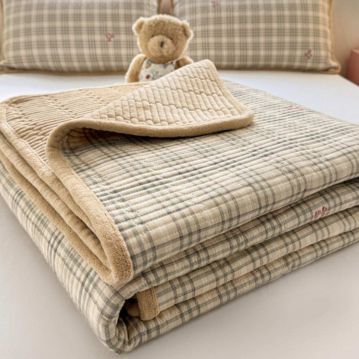 91家纺网 家纺一手货源 找家纺 恒尚居 2026新款纯棉牛奶绒双拼床垫双面两用床褥垫夹棉床盖床褥垫-冬款四季通用-系列二 卡其格【A纯棉-B牛奶绒】