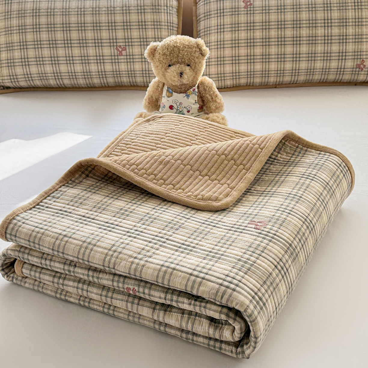 91家纺网 家纺一手货源 找家纺 恒尚居 2026新款纯棉牛奶绒双拼床垫双面两用床褥垫夹棉床盖床褥垫-冬款四季通用-系列二 卡其格【A纯棉-B牛奶绒】