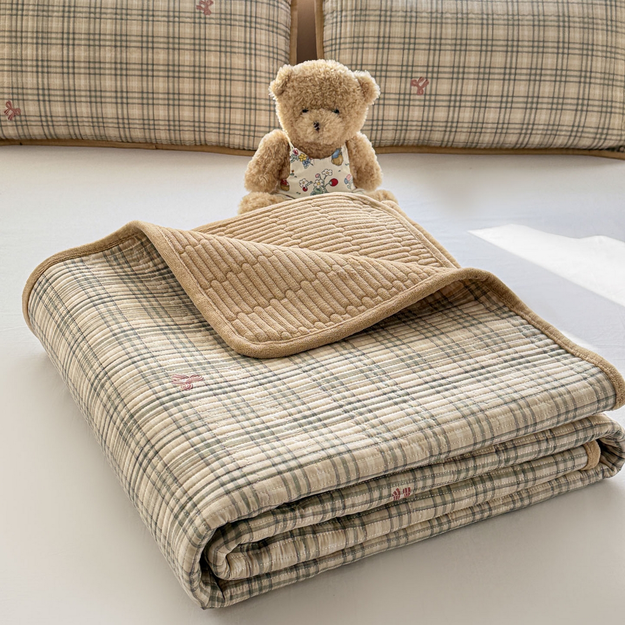 91家纺网 家纺一手货源 找家纺 恒尚居 2026新款纯棉牛奶绒双拼床垫双面两用床褥垫夹棉床盖床褥垫-冬款四季通用-系列二 卡其格【A纯棉-B牛奶绒】