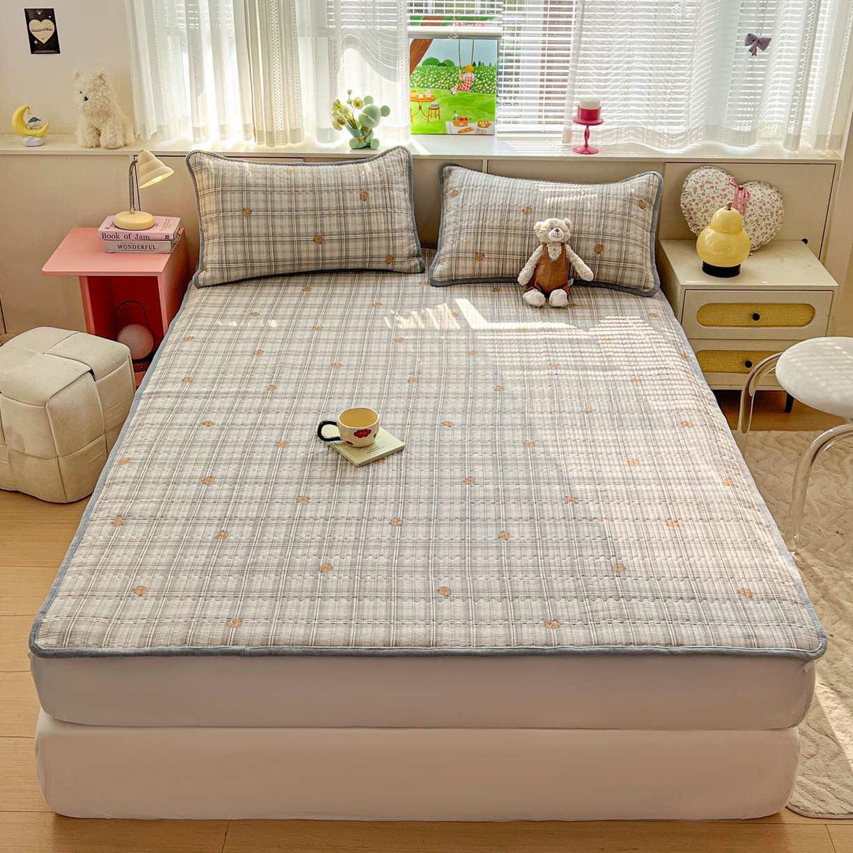 91家纺网 家纺一手货源 找家纺 恒尚居 2026新款纯棉牛奶绒双拼床垫双面两用床褥垫夹棉床盖床褥垫-冬款四季通用-系列二 米熊格【A纯棉-B牛奶绒】