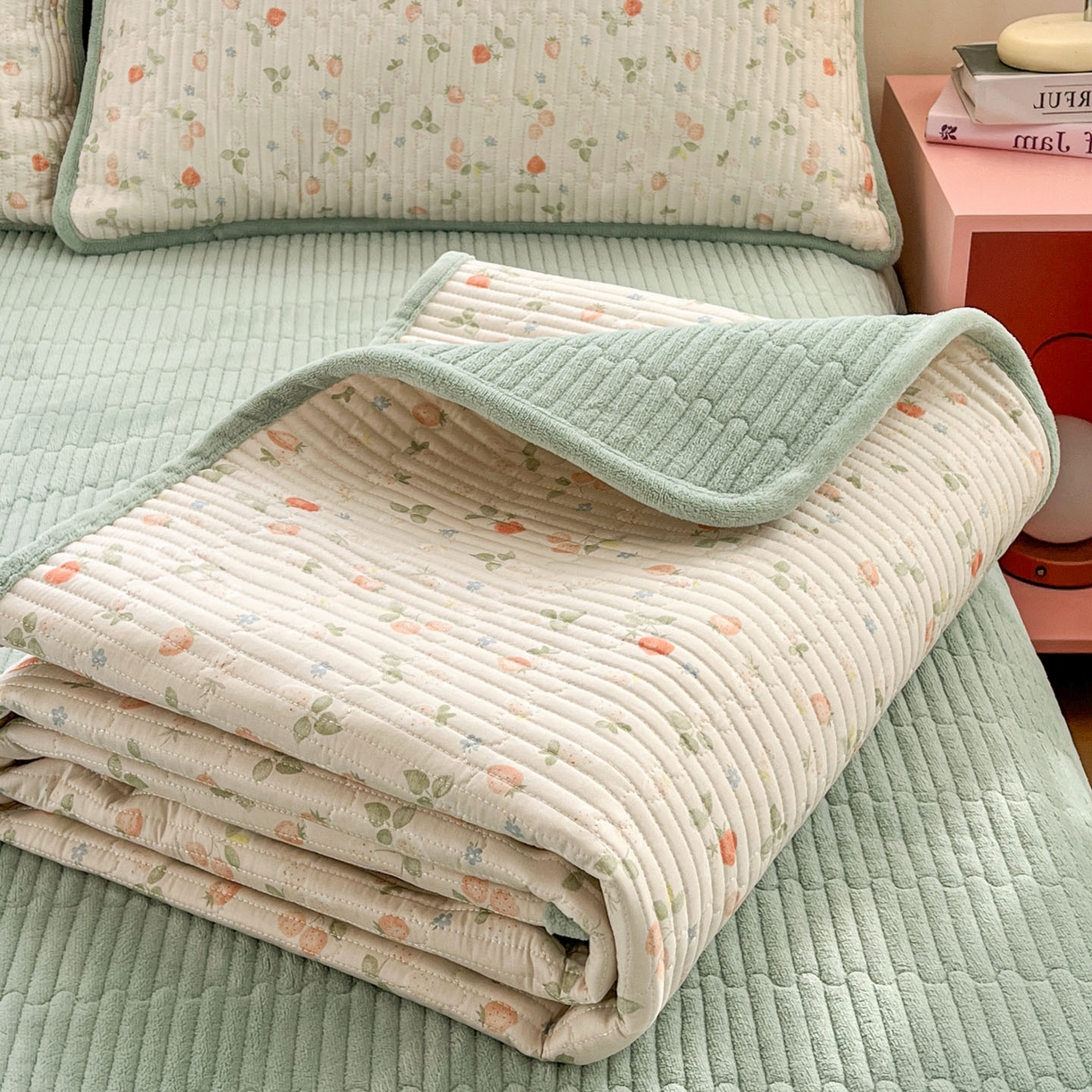 恒尚居 2026新款纯棉牛奶绒双拼床垫双面两用床褥垫夹棉床盖床褥垫-冬款四季通用-系列二 清新草莓【A纯棉-B牛奶绒】