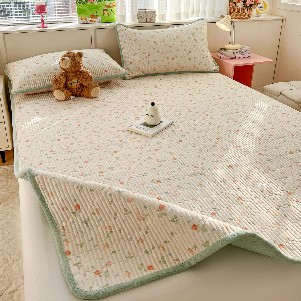 91家纺网 家纺一手货源 找家纺 恒尚居 2026新款纯棉牛奶绒双拼床垫双面两用床褥垫夹棉床盖床褥垫-冬款四季通用-系列二 清新草莓【A纯棉-B牛奶绒】