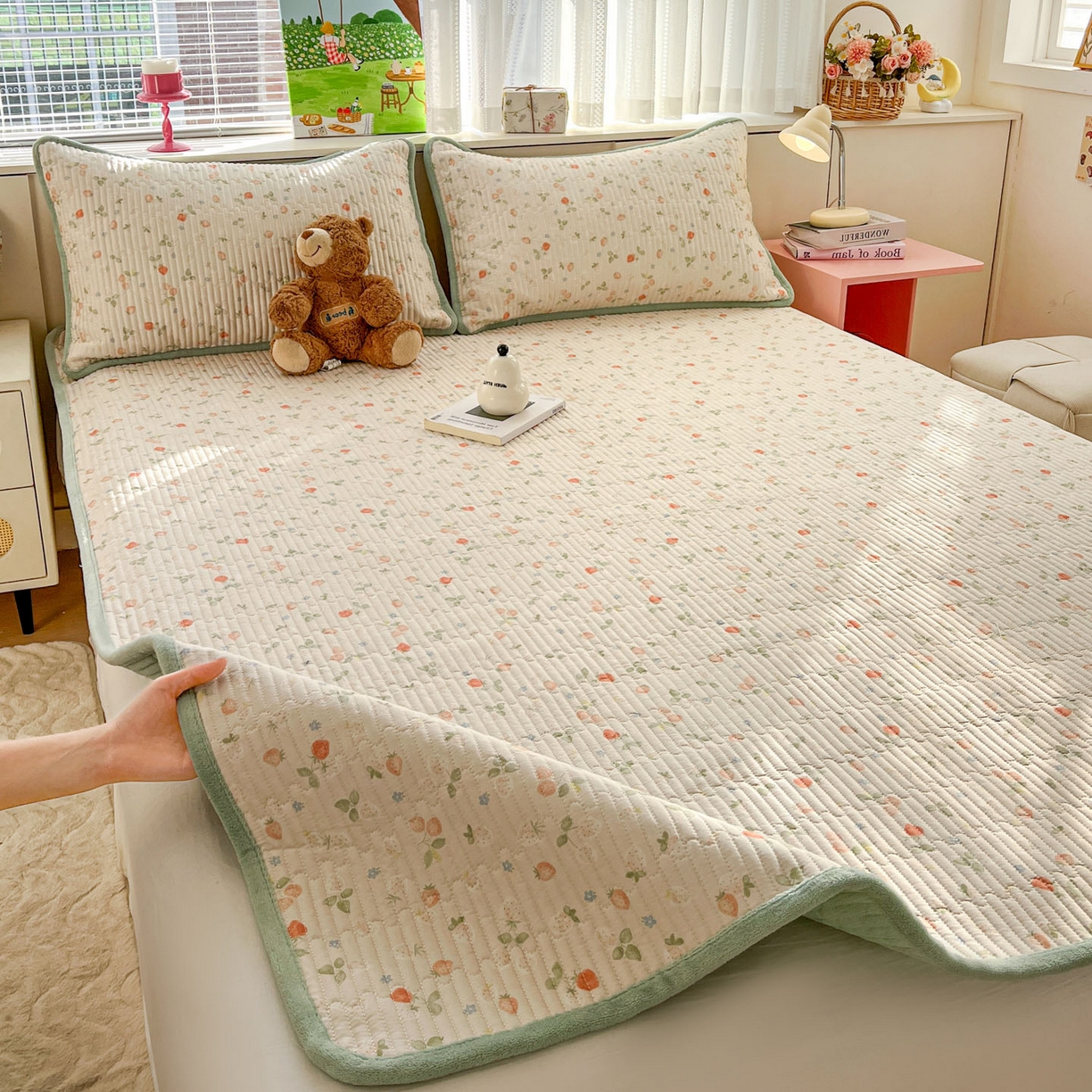 91家纺网 家纺一手货源 找家纺 恒尚居 2026新款纯棉牛奶绒双拼床垫双面两用床褥垫夹棉床盖床褥垫-冬款四季通用-系列二 清新草莓【A纯棉-B牛奶绒】
