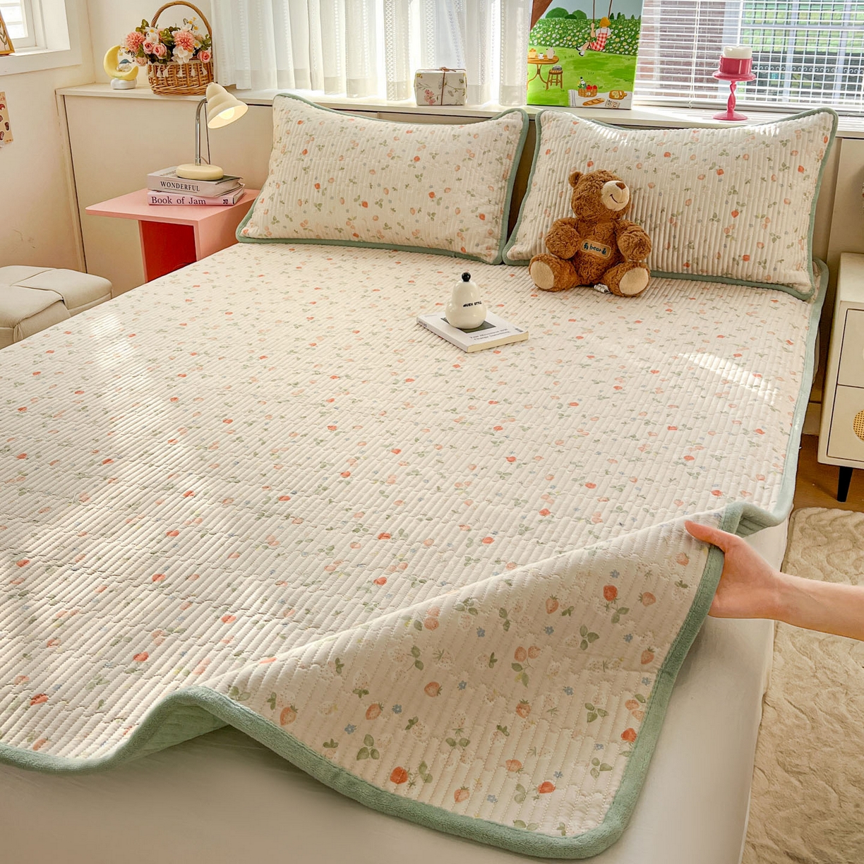 91家纺网 家纺一手货源 找家纺 恒尚居 2026新款纯棉牛奶绒双拼床垫双面两用床褥垫夹棉床盖床褥垫-冬款四季通用-系列二 清新草莓【A纯棉-B牛奶绒】