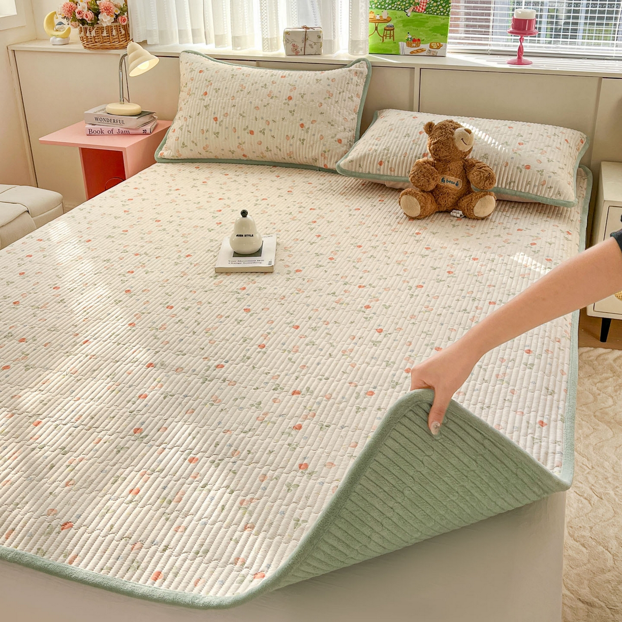 91家纺网 家纺一手货源 找家纺 恒尚居 2026新款纯棉牛奶绒双拼床垫双面两用床褥垫夹棉床盖床褥垫-冬款四季通用-系列二 清新草莓【A纯棉-B牛奶绒】