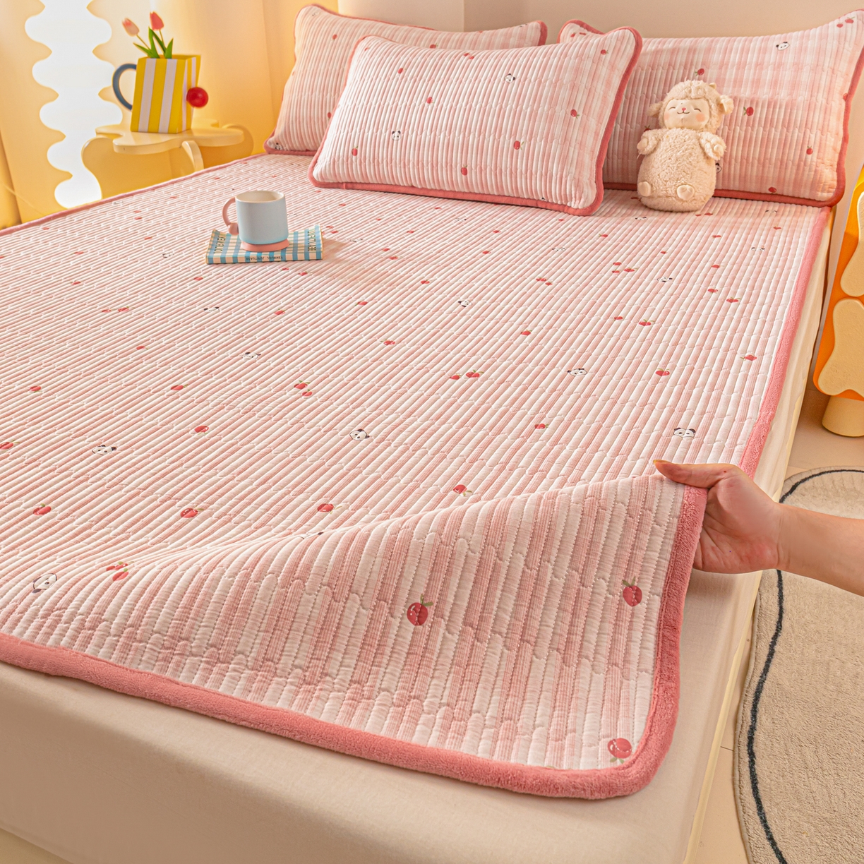 91家纺网 家纺一手货源 找家纺 恒尚居 2026新款纯棉牛奶绒双拼床垫双面两用床褥垫夹棉床盖床褥垫-冬款四季通用-系列二 小欢喜【A纯棉-B牛奶绒】