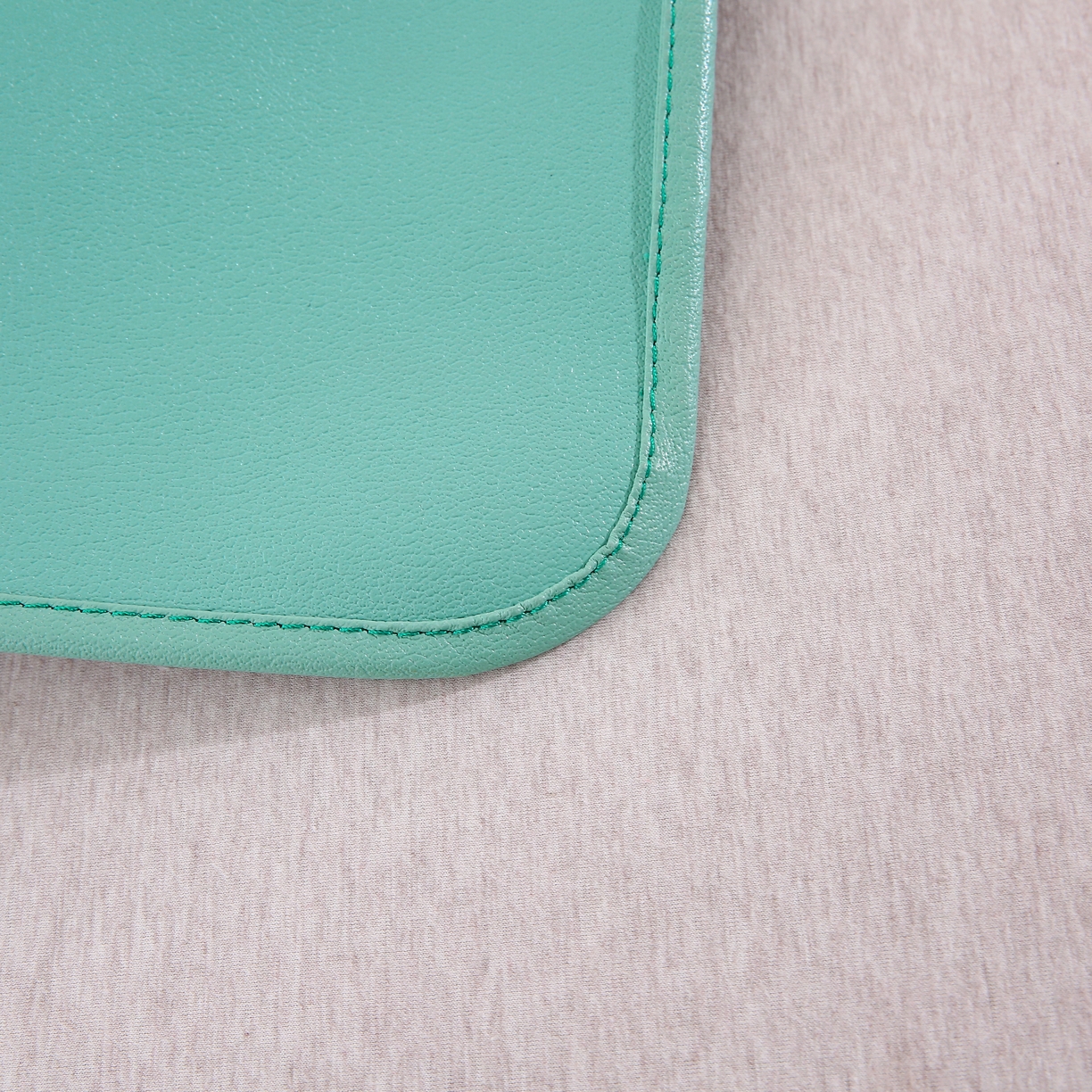 91家纺网 家纺一手货源 找家纺 栩裕纺织 2026新款仿牛皮凉席软席 浅绿色