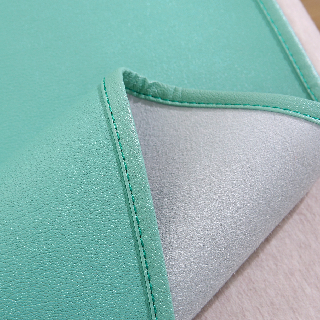 91家纺网 家纺一手货源 找家纺 栩裕纺织 2026新款仿牛皮凉席软席 浅绿色