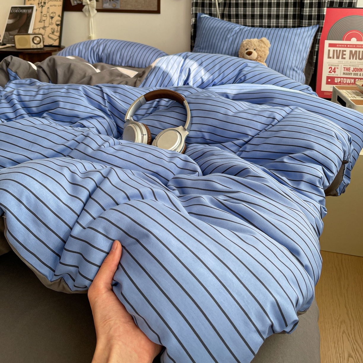 91家纺网 家纺一手货源 找家纺 赫然 2026新款水洗双层纱四件套 宝蓝黑条